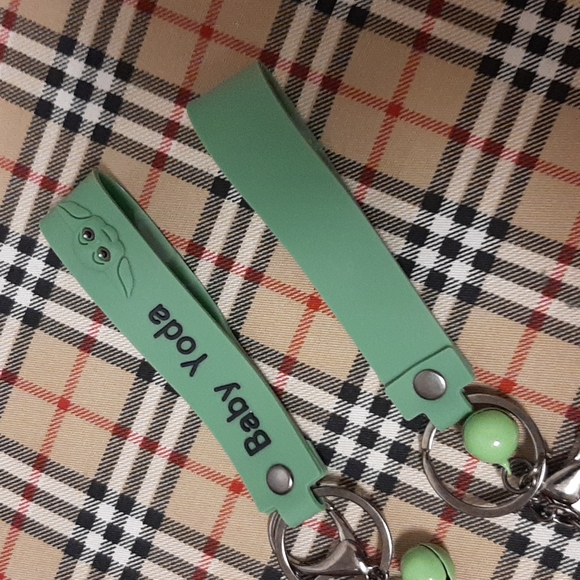 Set of 2 Keychain " Baby Yoda " with a carabiner for bags and with a bell - Picture 5 of 8